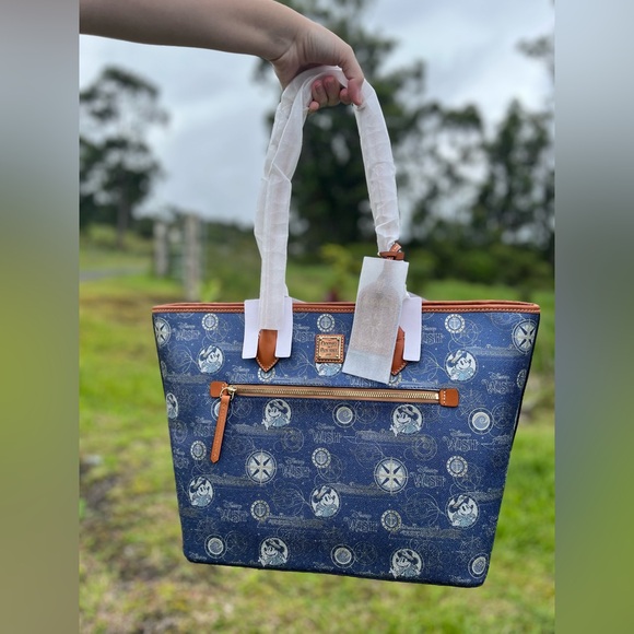 NWT Dooney & Bourke Disney Cruise Line Wish Inaugural Tote - Picture 3 of 16